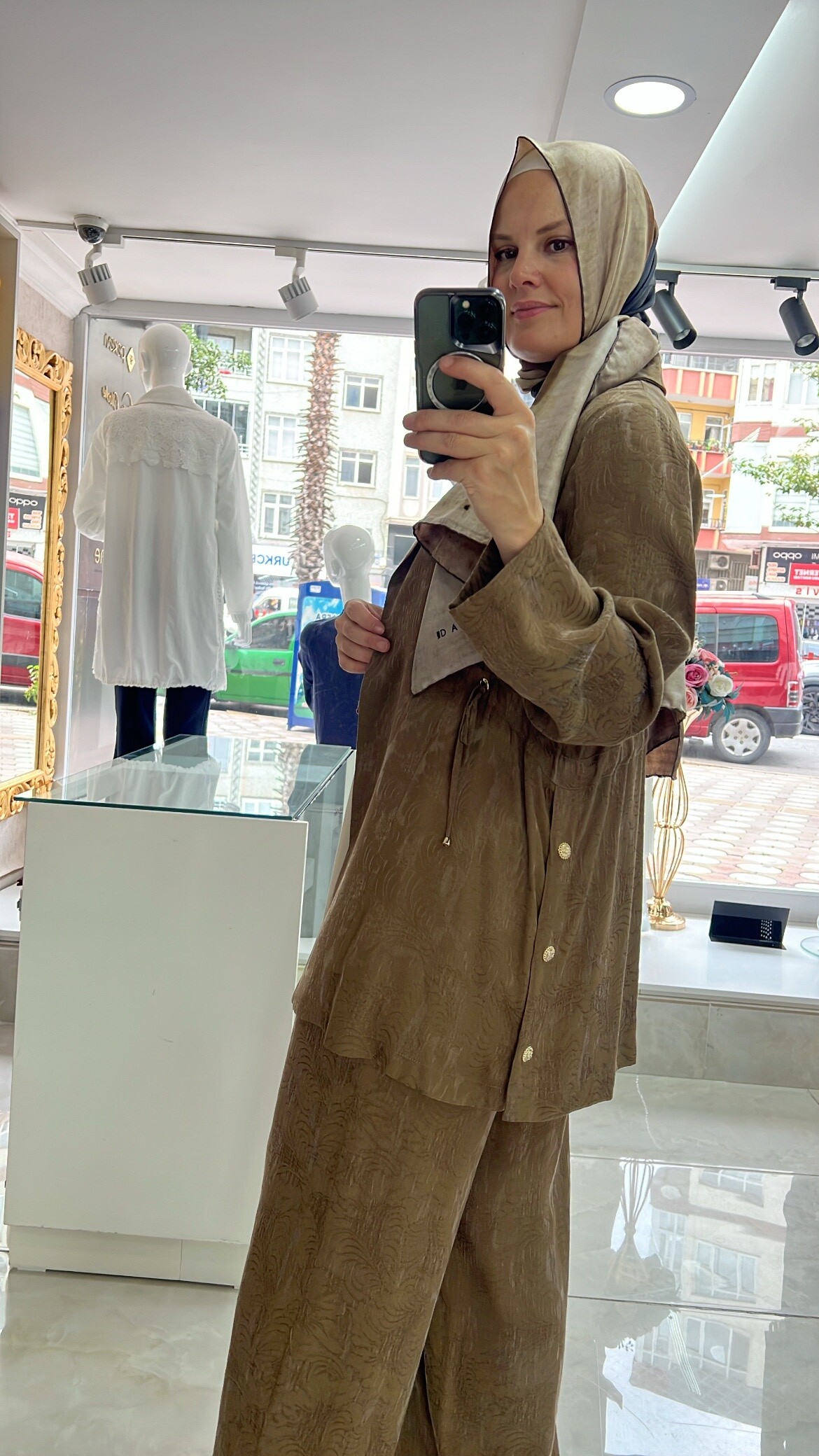 Ghisa Kupra İpek Takım