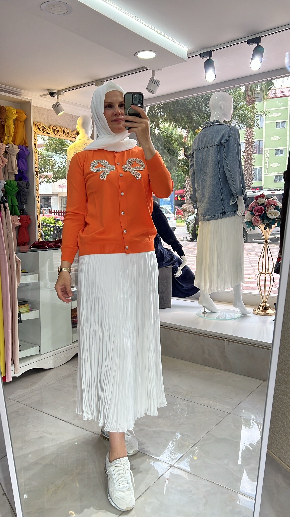 Ghisa Taşlı Hırka