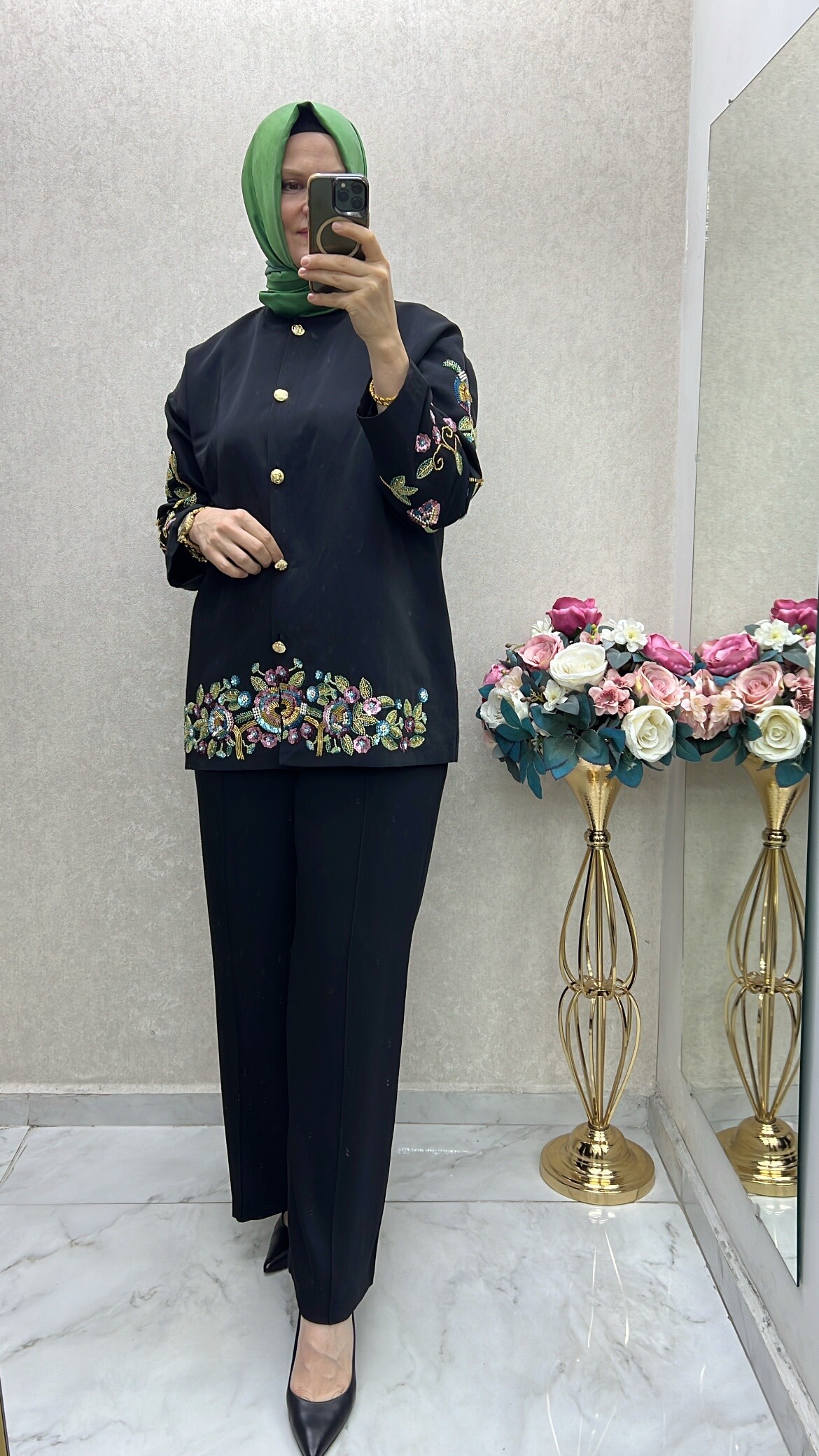 Ghisa işlemeli şık ceket