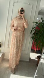 Terzi dükkanı. İpek takım